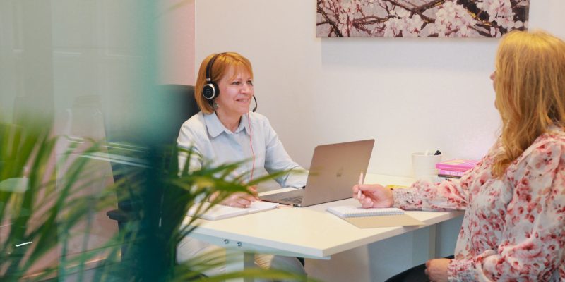 Buukkaus B2B-myyntiin: kenelle palvelu sopii?